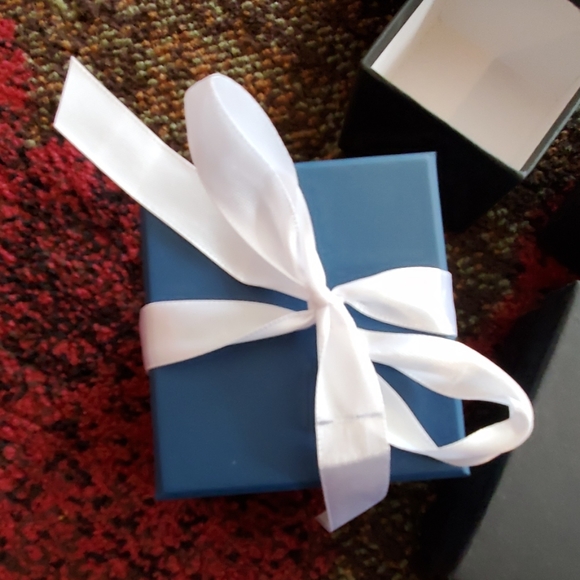 Jewelry gift boxes and ring display box - Picture 2 of 5